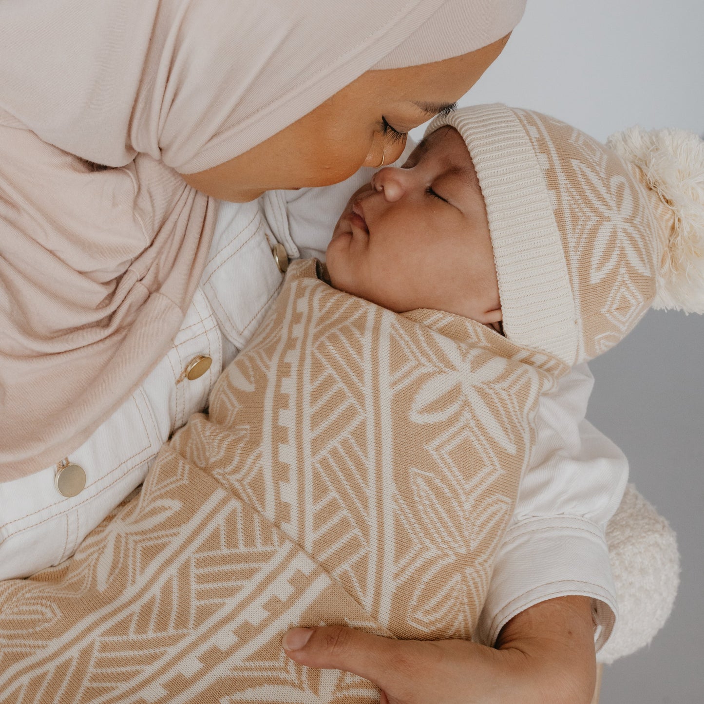 Beige Blanket & Matching Beanie Set